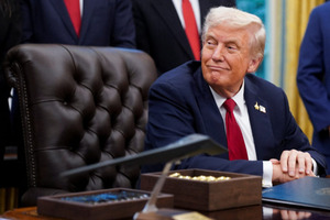 Трамп: АНУ-д үйлдвэрлэгдээгүй бүх кинонд татвар ноогдуулна